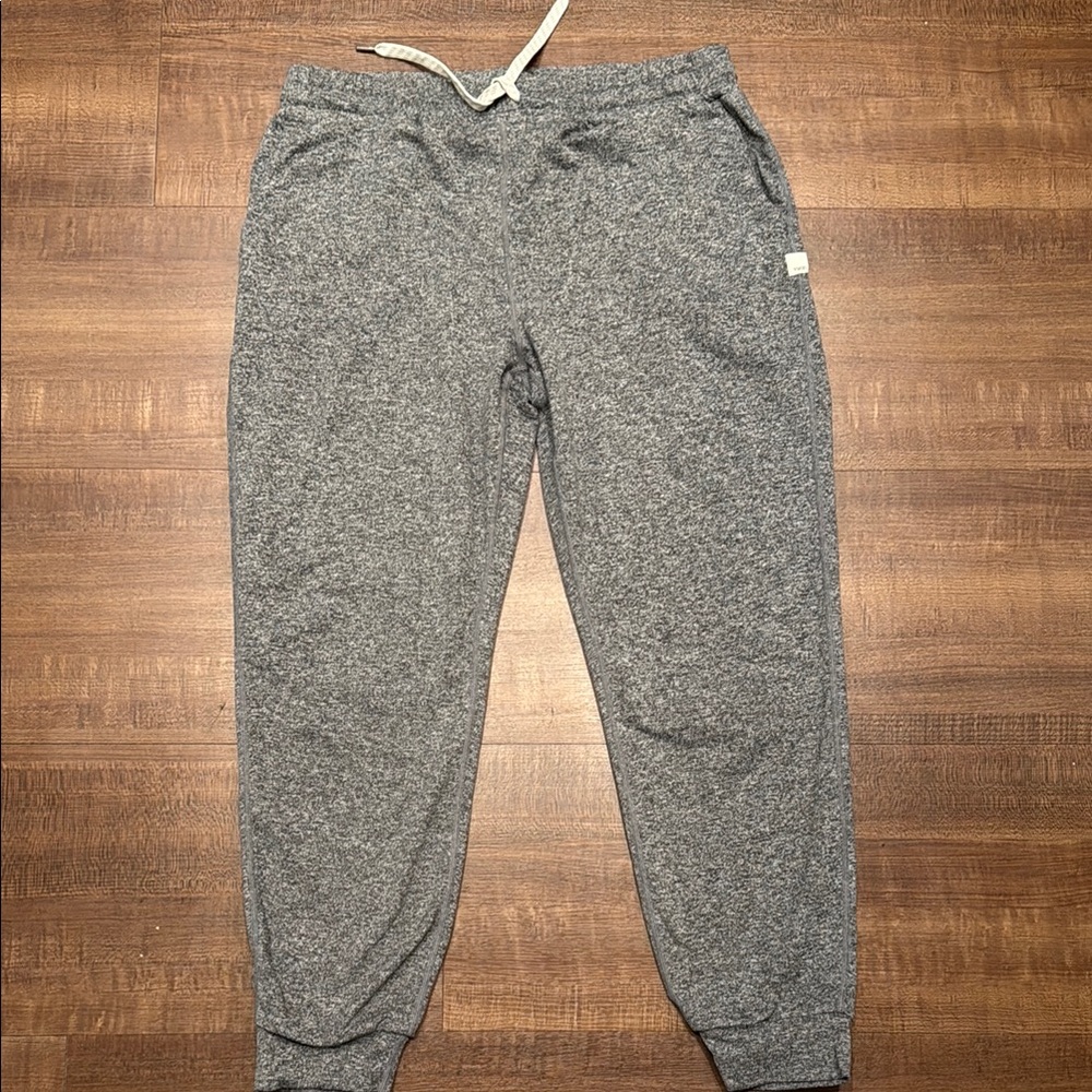 Vuori Performance Jogger
Women's DreamKnit™ Joggers